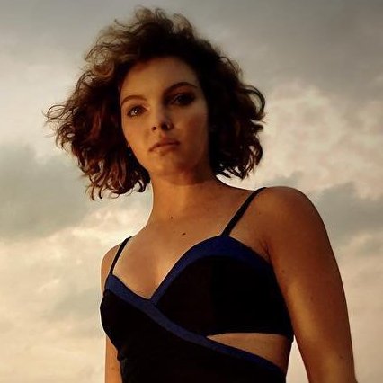 #GothamRP 18+. Troubled Teen, A Cat with attitude and mistress of the Gotham Roof Tops. Set to Marry @Bethany_Tonkin