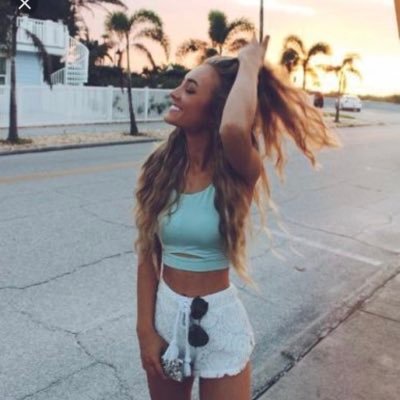 Fashion Designer major👠 Go follow my blog www.Hailey_Wilsonblog.com