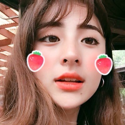 ( 🍓) huh yunjin aka kirin aka jennifer and another hella aka aka. a crack and broke rp. believe in unicorn, so shut up. i'm gay for her @keimjs.