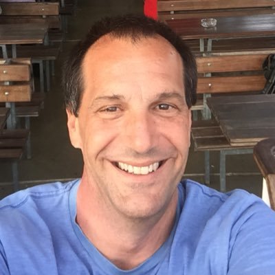 mluna2505's profile picture. Pergaminense, porteño x adopciòn, bancario ( no banquero ), tenista ( social )