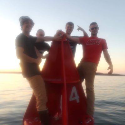 leahcimpoulin's profile picture. 