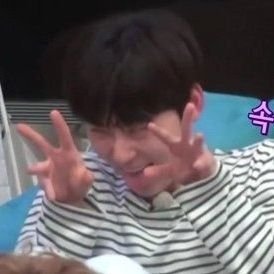 tunaistheb_'s profile picture. อยากมีคนให้งอแงด้วย คนนั้นเป็นแกได้ไม๊ คิดถึงแกนะ ฝันว่าอยากเป็นเจ้าของร้านกาแฟ แต่จริงๆอยากเป็นของแก ห้ะ °˖✧◝(⁰▿⁰)◜✧˖°