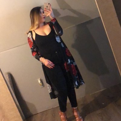 carreon_cintia's profile picture. 21 |Through every dark night, there is a brighter day 🌙☀️| Gemini |