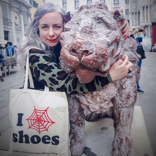 Notorious Shoe Fetishist/Venetian Enthusiast ™️ / Artist taking commissions on Instagram @kellypreedycreative / MASTODON @kellypreedy@mastodonapp.uk