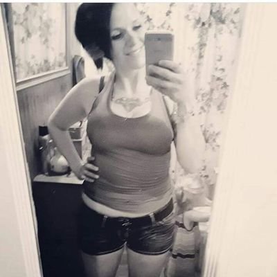 misscharizzle's profile picture. The ones that carry never back down. I wanna be the bullet that brings you to your knees. You ran, I'm still swinging.