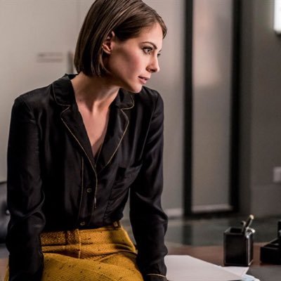 chxrlieisbxck's profile picture. Aphrodisiac