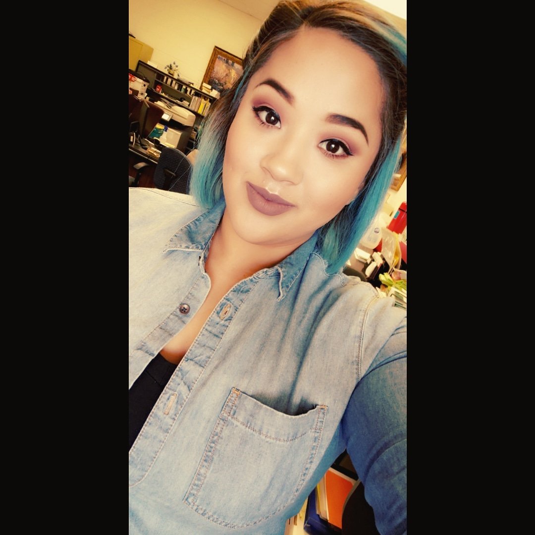 snapchat & insta: @viviz152831
Smile it looks good on you! ✌&❤