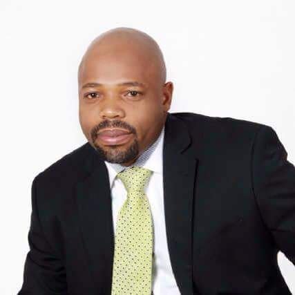 News junkie. Economics. Politics. Media. Lover of books. Marathoner. Communications Consultant