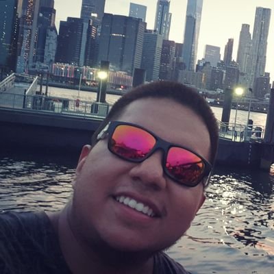 Colombiano 🇨🇴
Emprendedor 👨💻
Bibliofilo 👨🏫
Charlon 😂