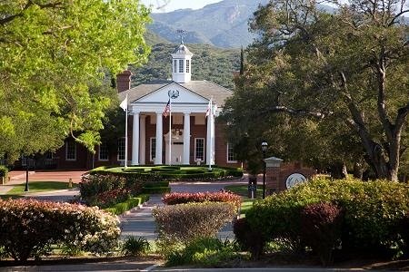 Tucked away in the foothills of the Santa Monica Mountains, Sherwood Country Club is a premier wedding and event venue in Southern California.