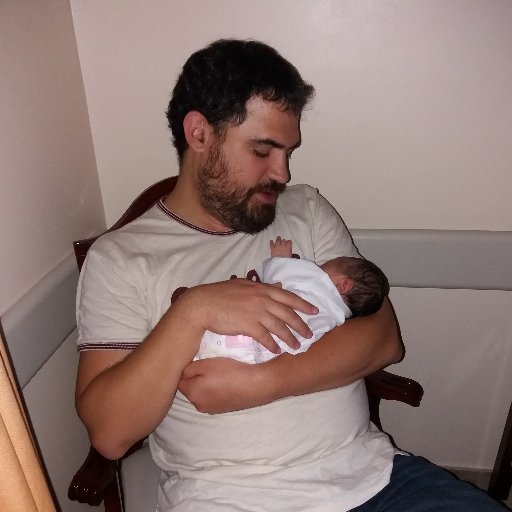 Papá de Cami y Emi.
Economista y docente de la UBA.
Coordino el Área de Investigación de @farnargentina. La cuenta refleja solo opiniones personales.