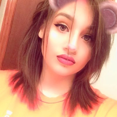 Nerdgamer1231's profile picture. My Insta is @_.art._._1 YouTube @genjones  I want to be a make-up artists and one day I will💛💛