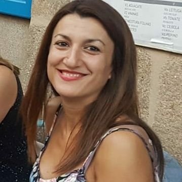 Iolandadocampo's profile picture. Mestra. Galega de Ourense. Revóltame a inxustiza social. Interésame a política, as linguas, a gastronomía e viaxar