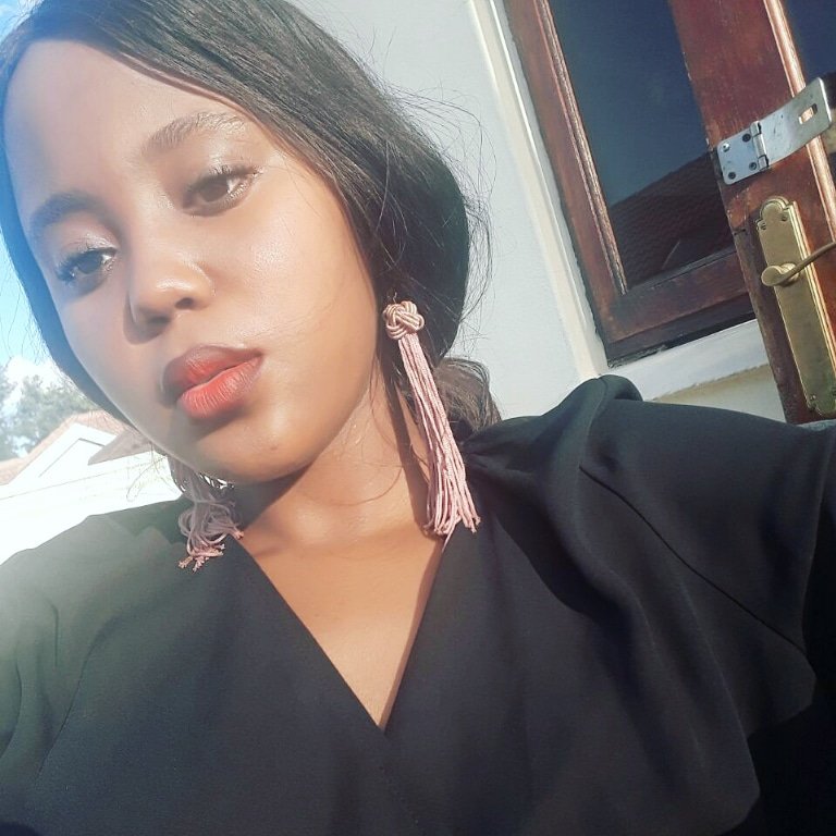 Zee_lucy's profile picture. I will not be a common man, i will stir the smooth sands of monotomy.