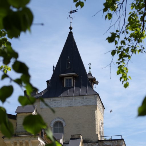 Daugavas muzejs atrodas Doles muižā un piedāvā brīnišķīgu iespēju iepazīties ar latviešu tautas likteņupes nenovērtējamo nozīmi.