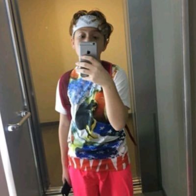 zarmakv3's profile picture. 🔁