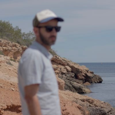 Documentales y series de no-ficción. Realizador. Periodista. Autor de ‘La Sombra’ (@librosdelko)   IG: @cabrera__david