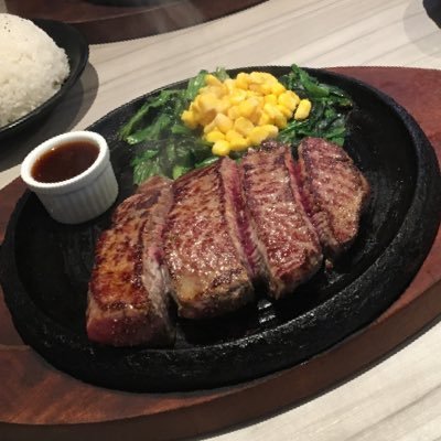 ASSETSandMUSCLE's profile picture. 投資専用垢。 2017年12月に仮想通貨から投資人生スタート。紆余曲折あり、現在はNISAで米国株＋投資信託に投資中。週6で筋トレ／毎日STEPNやってます。