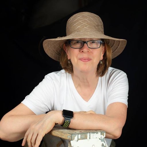 suethomas40's profile picture. 