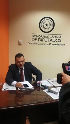 Periodista.
Director  Gral de Comunicacion y con orgullo padre de.muchos hijos!!!