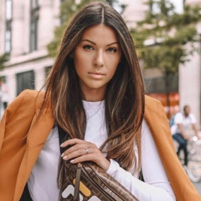 Fashion Blogger & Youtuber at https://t.co/lhjnOzt90O Previously at @elleuk