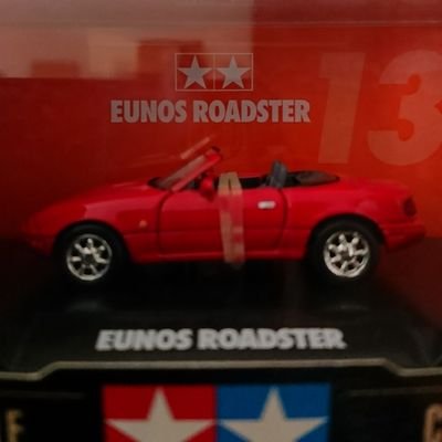 育児問い詰めと、ほんの少しの息抜き。
湾岸でユーノスロードスターが出てきた。細々と継続中。愛して嫁に行った車が形を変えて会いに来たのかなぁ。
私が、そっちに逝けるのはイツだろう?