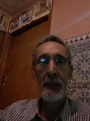 ne le 12/03/1957 .Casablanca.Habite Tanger,Maroc.Retraite.