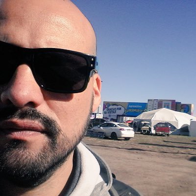 Te quiero así, me gustas viva yo no pedí nacer allí SON COSAS MÍAS . Estudiante de medicina Veterinaria. Socialista progresista . Papá de Lorenzo