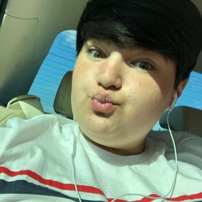 loganmills04's profile picture. go follow @kucookie04