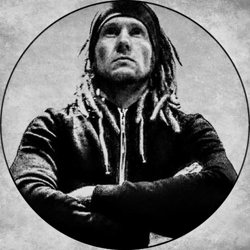 Dreadlocked surfer, rocker, graphic designer, rugby fan, gymrat & vegan 😉 - generally a lame individual you'd be embarrassed to introduce to your friends