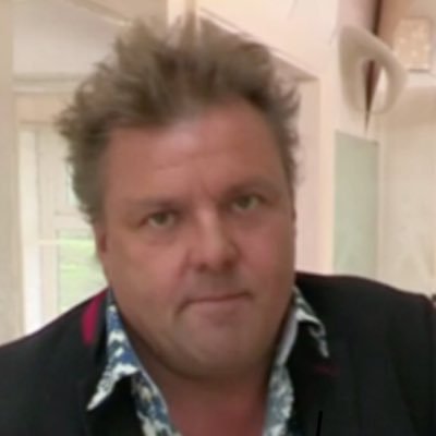 People walking into rooms and then looking at those rooms. All content taken from seminal daytime masterpiece ‘Homes under the Hammer’.