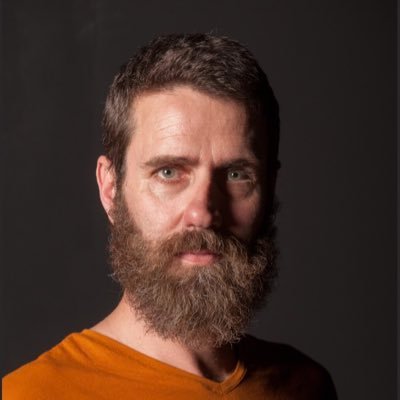 FranckZerbib's profile picture. Faut que je file, j'ai métaphore.