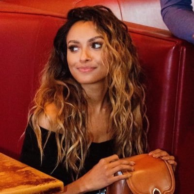 “Good witch by day, bad bitch by night.” {Bennett Witch | Madly in love with: @DeviousImmortal | RP 18+ |#SkanksAnonymous} #Distant
