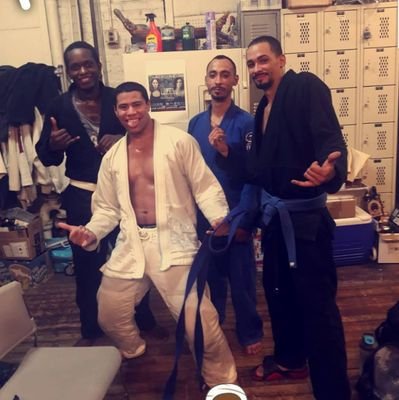 andrewvega72's profile picture. 🇺🇸25🇨🇴  Post U: EMH Major 🎓 U.S. Army 🪖🫡