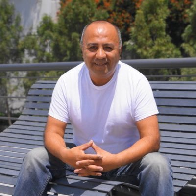 LRI, UNAM, #SoyPuma, Zurdo de nacimiento y ambidiestro para no discutir!
Profesor en Estructura Económica Internacional y Comercio Electrónico.