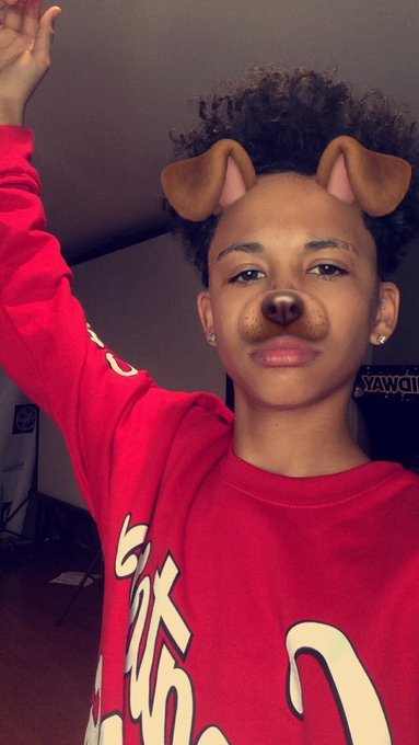 EllowJuan's profile picture. .........