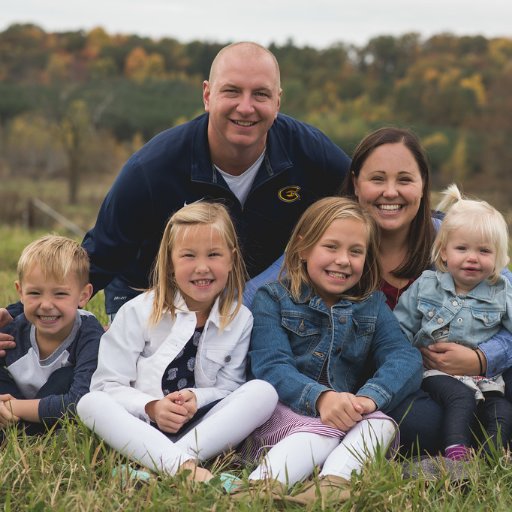 Happily married for 15 years. Father of 4. Business Owner. Always trying to make a difference...