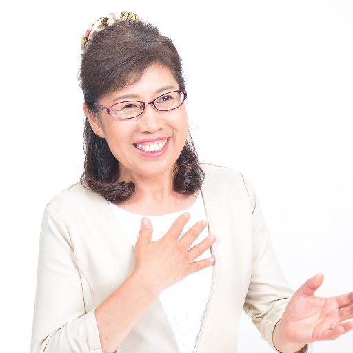 立憲民主党松戸市議会議員の戸張ともこ
です。出身は青森県鶴田町。木造高校を卒業して、東京の信用金庫に勤めました。
松戸市🚴♀️栄町に住んで38年になります。
親の介護と3人の子育て、障がいをもつ義兄との同居を通して、もっと暮らしやすい「一人ひとりが輝く松戸市に!」を実現するため、2018年松戸市議に挑戦2期目。🐮