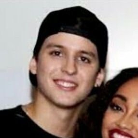 CNCOmifelicidad's profile picture. Amo a 5 boludos que me cambiaron la vida ❤
26/5/18 LOS CONOCÍ
                                                      Muero por tenerlos cerca, muy cerca de mi 😍