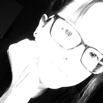 MaElle043's profile picture. 