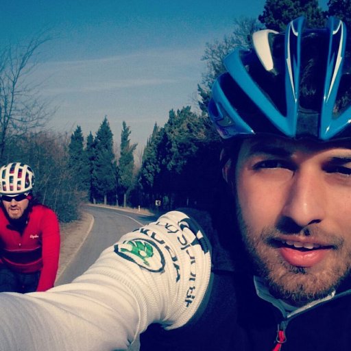 tunakarahan's profile picture. insan