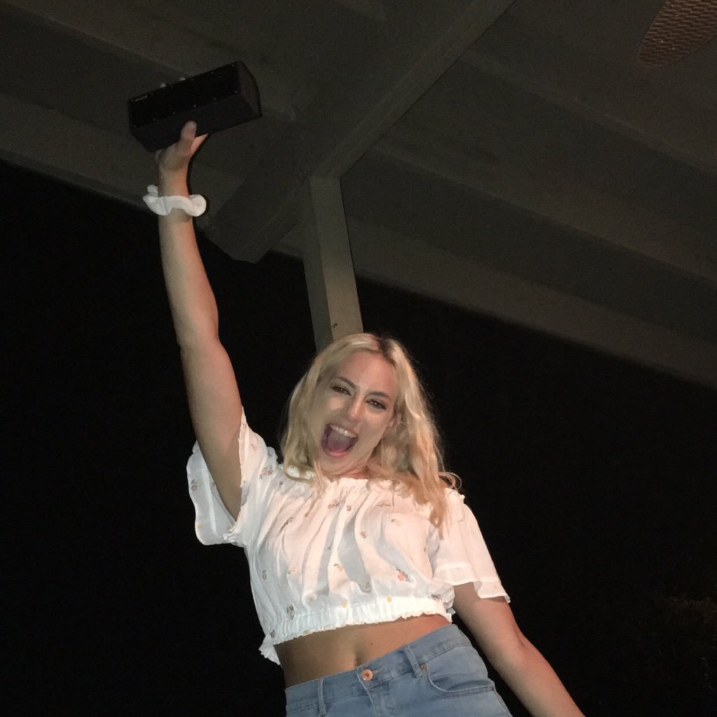 hannybooboo12's profile picture. goodbye & goodnight