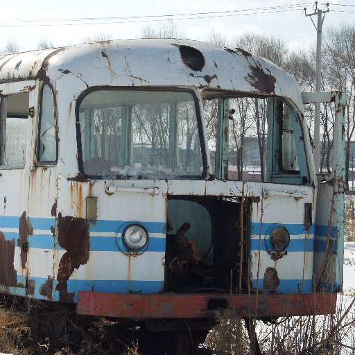 鉄道＆バス＆旅客機＆アジアが大好きな、食べ過ぎゲコおやじ。スマホを使う時は、眼鏡を頭の上にずらします。ご近所＆チョイと懐かしのＢ級ネタが多めですが、どうかお付き合いください。（バス車庫では、許可を得て撮影しております。）