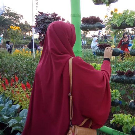 aiya_kalmas's profile picture. SMAN 1 GRABAG| PBSI-UNY2013| pengen ngebahagiain bapak dan ibuk hmmm ,, (ɔ´˘з(˘ε˘ c)