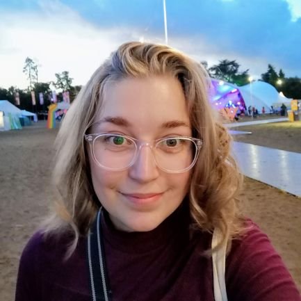 caitlinradams's profile picture. She/her 🚴‍♀️.