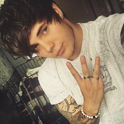 GaskarthThomas's profile picture. omg I hate bios why do they exist