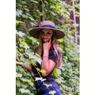 Sarah_Woloszyk5's profile picture. 23 y/o. Future Nurse 2020 🏥💉 Forever A Paramedic 🚑🚨 I love Jesus and music 🎸🙌🏽Instagram: @mrssarahbrignall