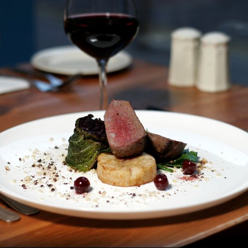 Outstanding cuisine with a Scottish twist in Glasgow's Merchant City. Discover the value of good eating.