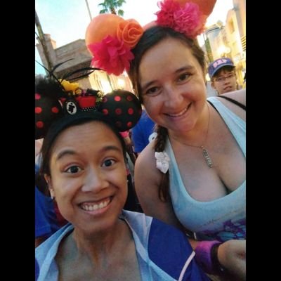 Parkeology challengers @mika2013 and @lunatoon013: One likes RunDisney🏅, the other would rather stuff her face with corn dog nuggets.

Current record: 46/48