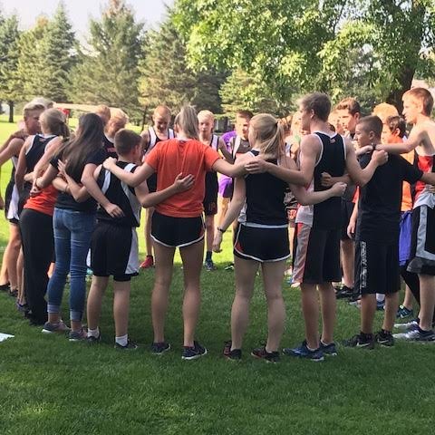 This is the official Twitter account of the Princeton, MN distance team.